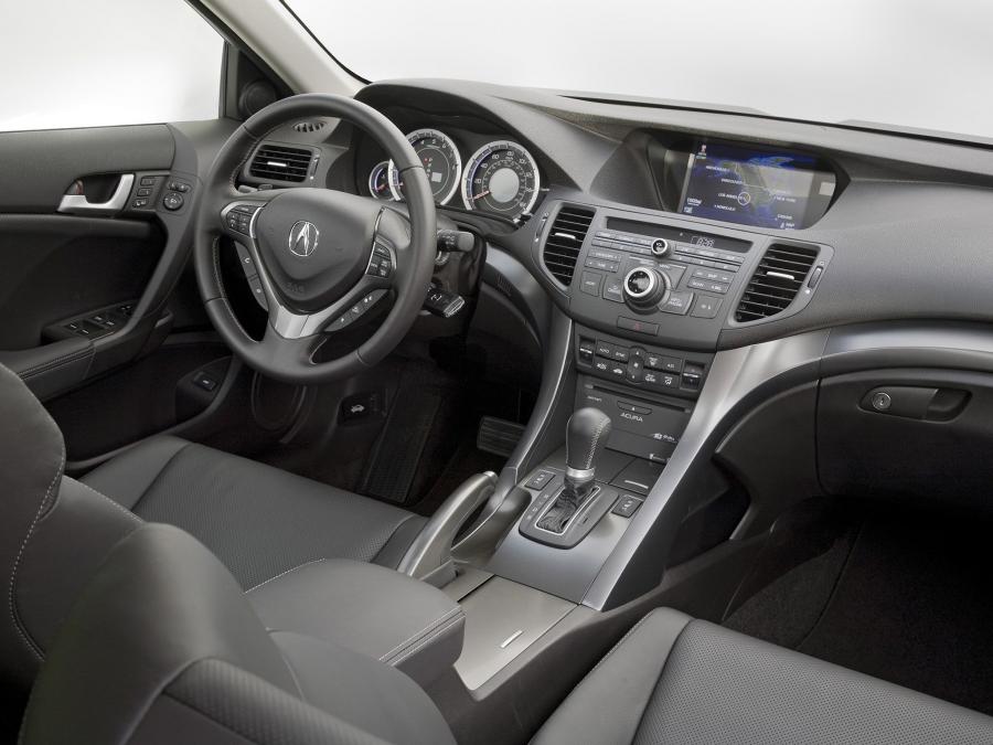 Интерьер Acura TSX 2010 года  (фото 23 из 24)